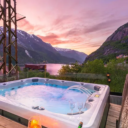 Trolltunga Sleep