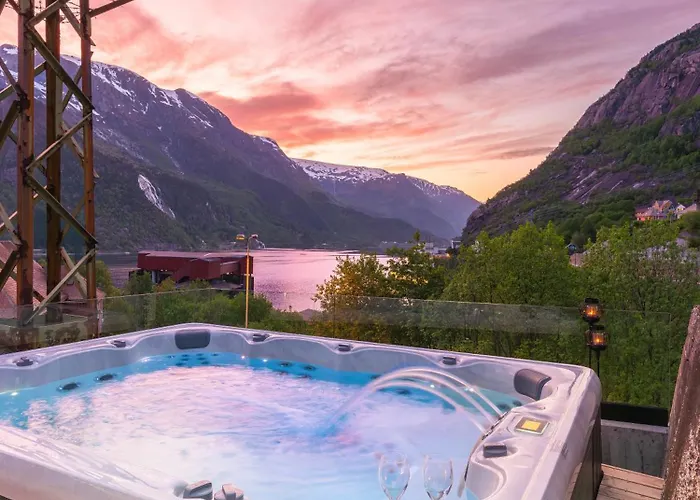 Trolltunga Sleep